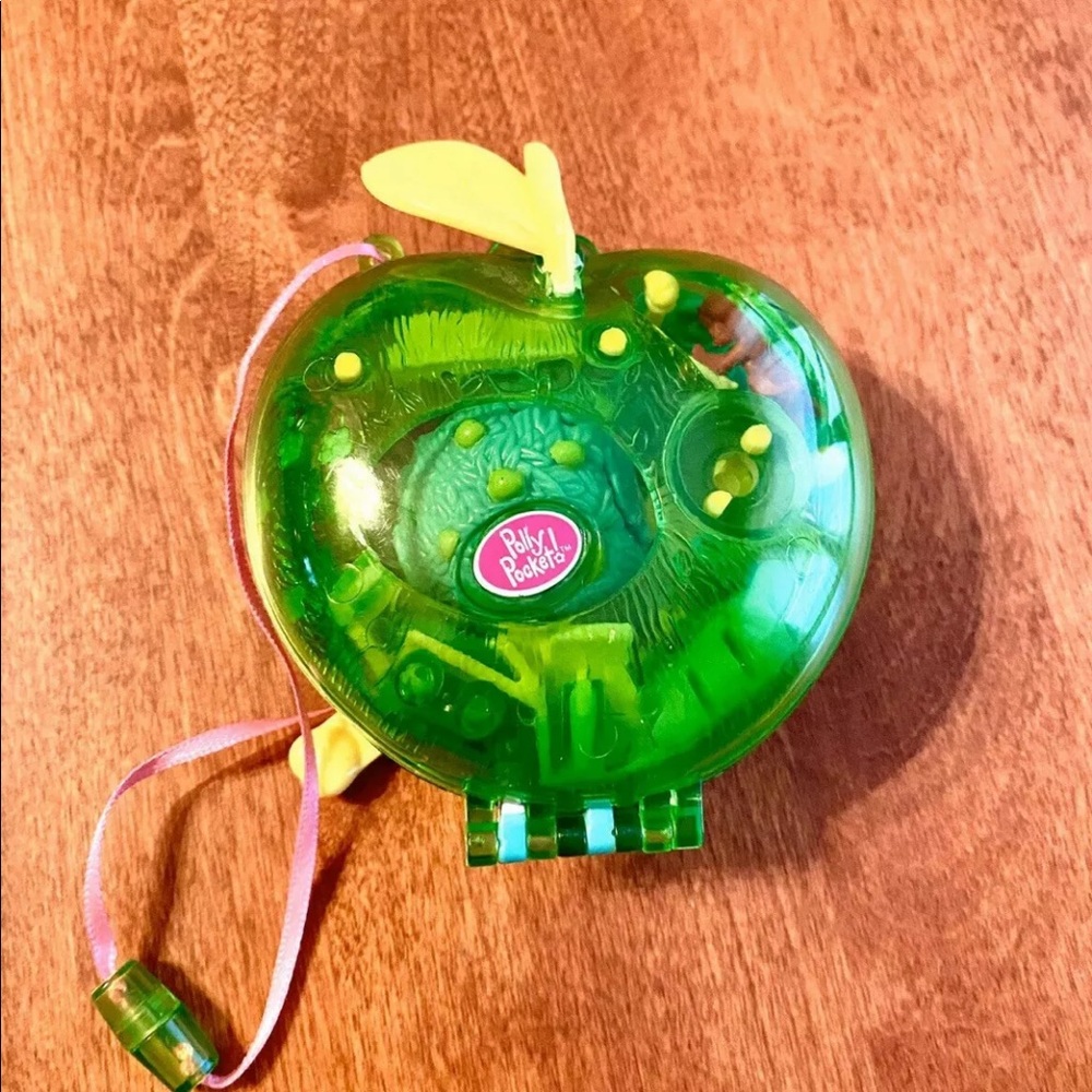 Polly Pocket Bluebird 2000 Fruit Surprise Apple